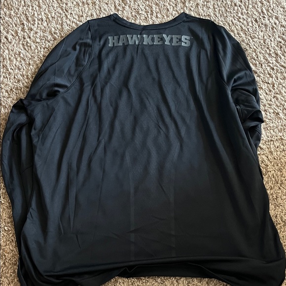 Bundle of Men’s Iowa Hawkeyes t-shirts - Picture 6 of 6